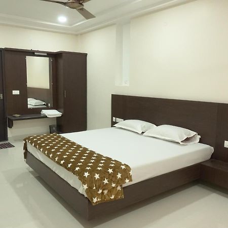 Sri Krishna Residency Hotell Eluru Eksteriør bilde